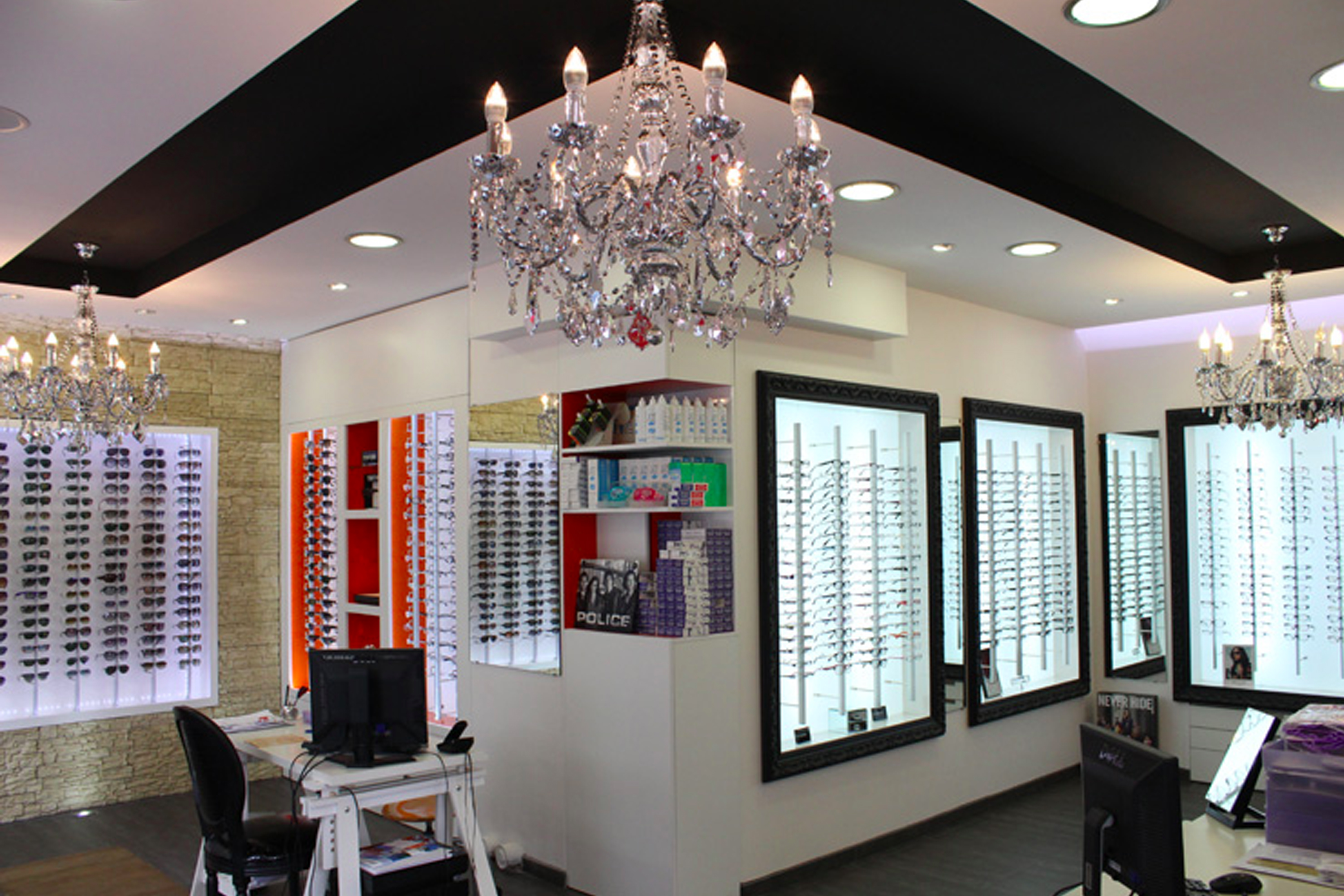 Agencement de boutique d'optique et mobilier pour opticien