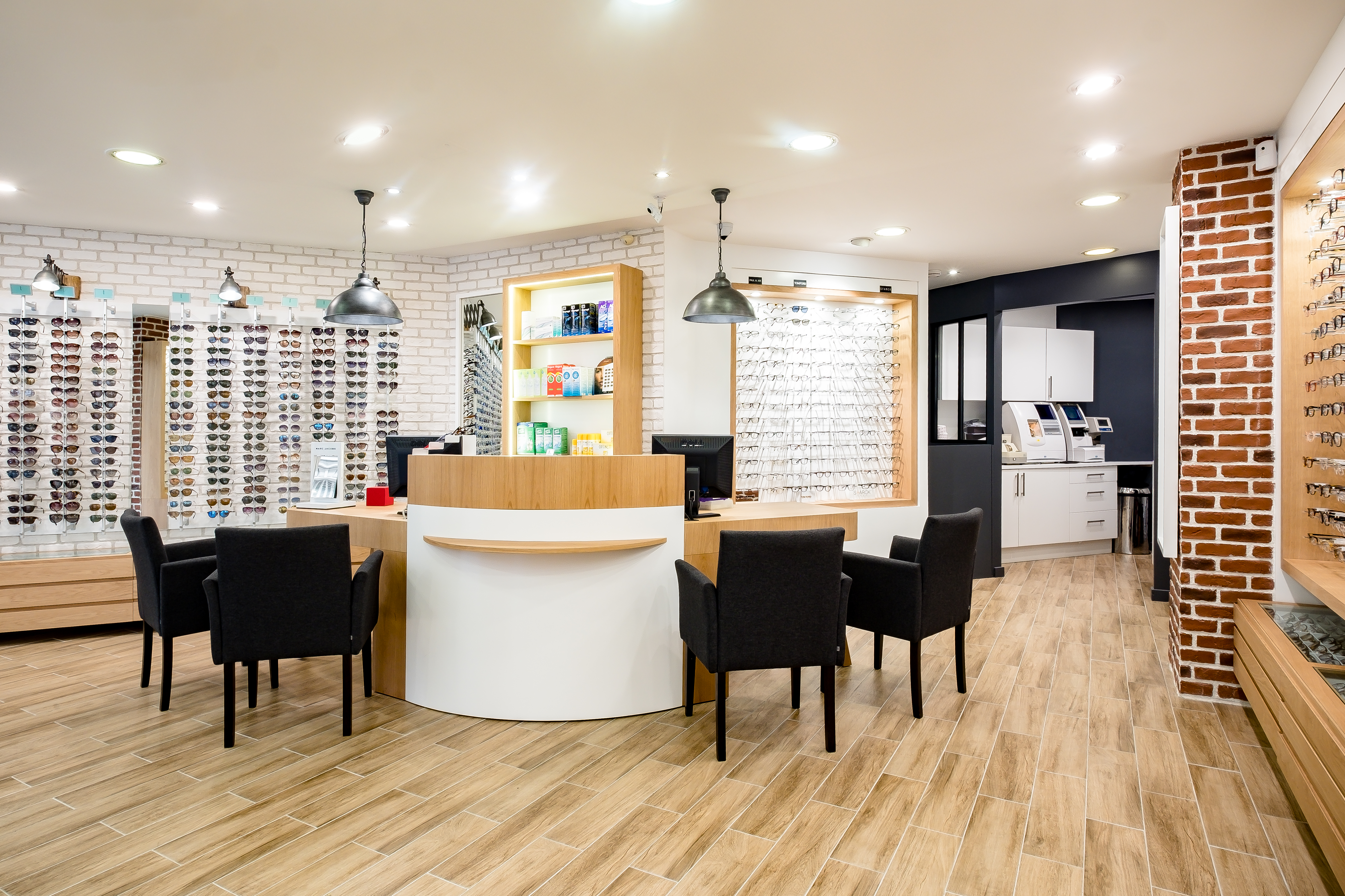 Agencement de boutique d'opticien et mobilier d'optique